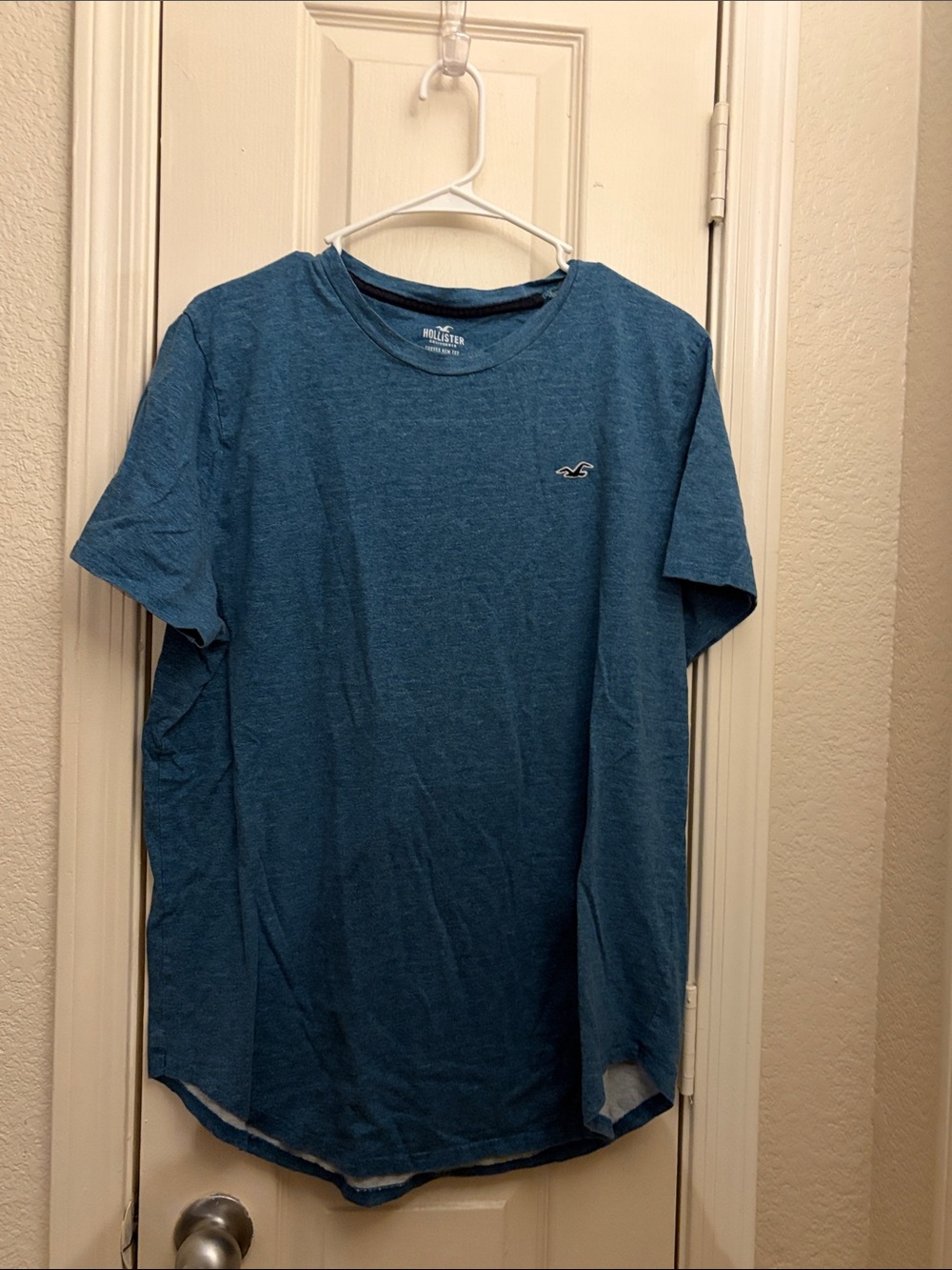 Hollister Men’s Teal Crewneck Short Sleeve Tee